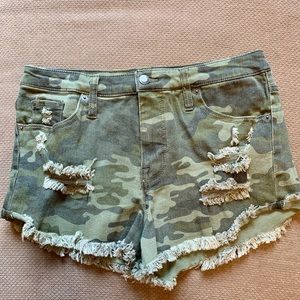 Mossimo Camo Jean Shorts - Size 8/29